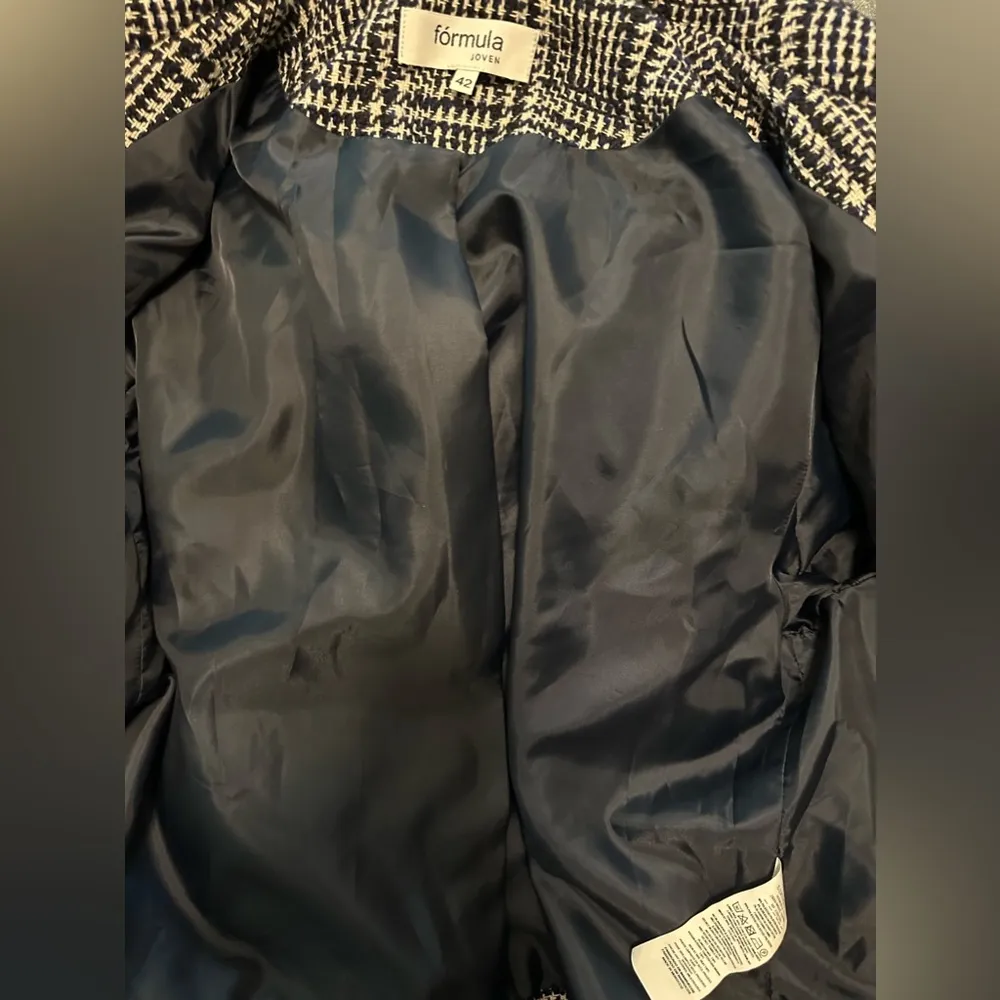 Formula Joven women’s Blue and black tweed cropped blazer See Measurements Size undefined - Image 8