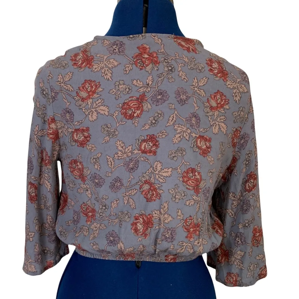 Honey Punch Floral Crop Top Size small - Image 5