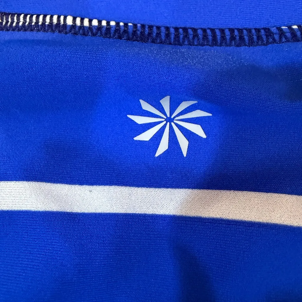 Athleta Blue and White Striped Swim Top - Image 5