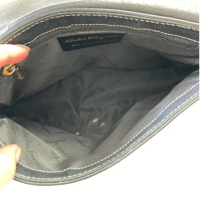 Women’s Black Gancio Hobo Pebbled Leather Shoulder Bag Italy - Image 4