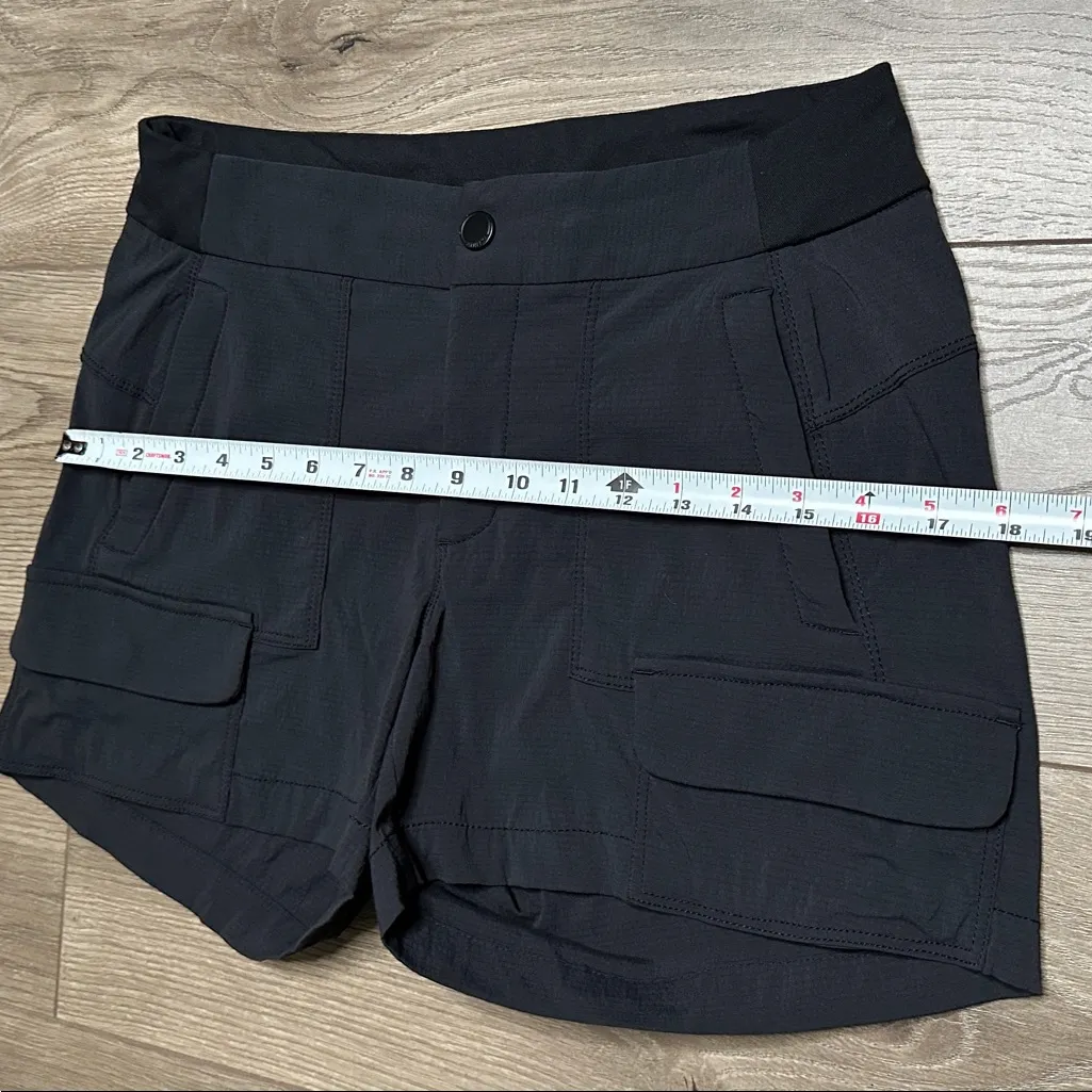 Athleta Trekkie Cargo Mid Rise Hiking Casual Travel Shorts Black Size 4 - Image 6