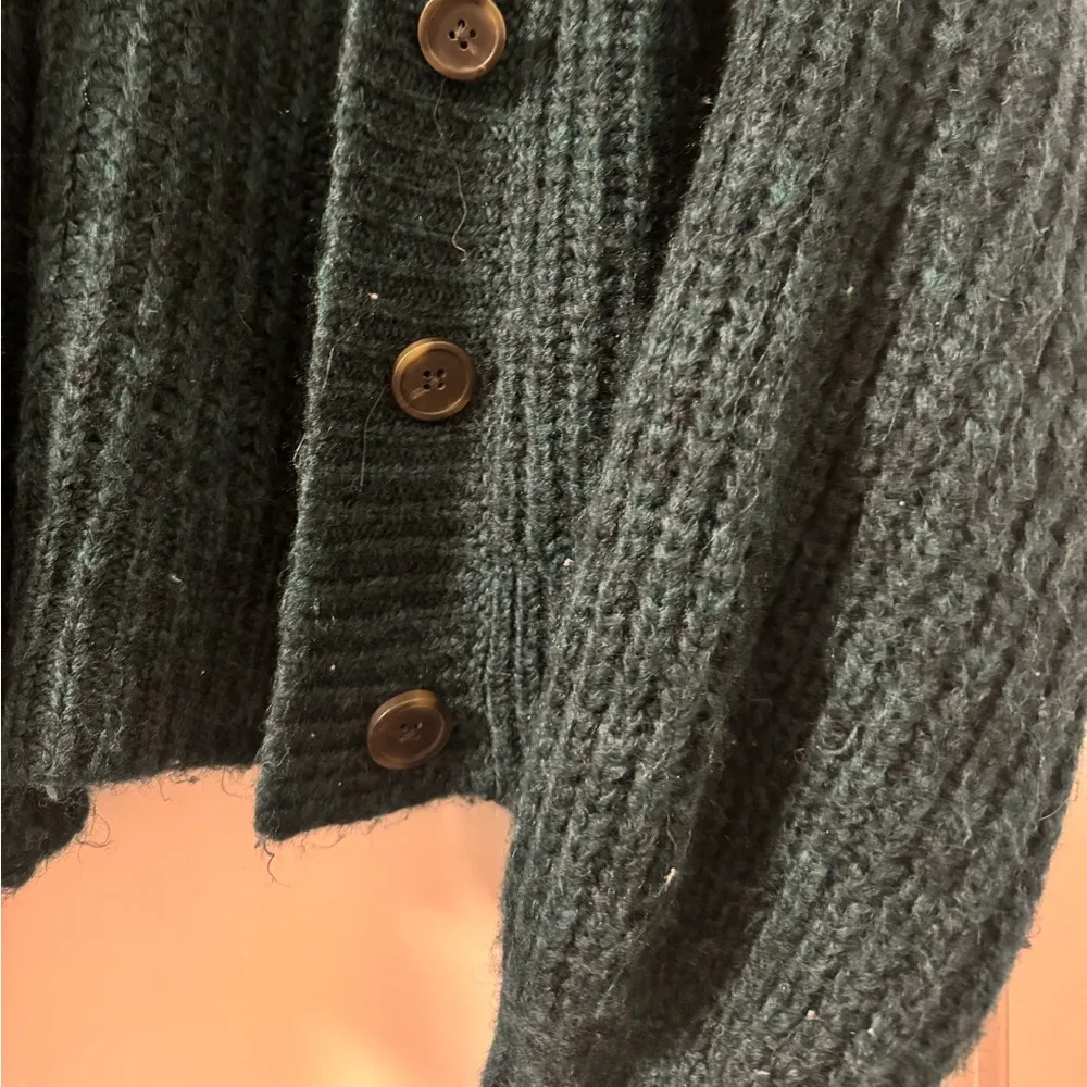 Green Cardigan - Image 4