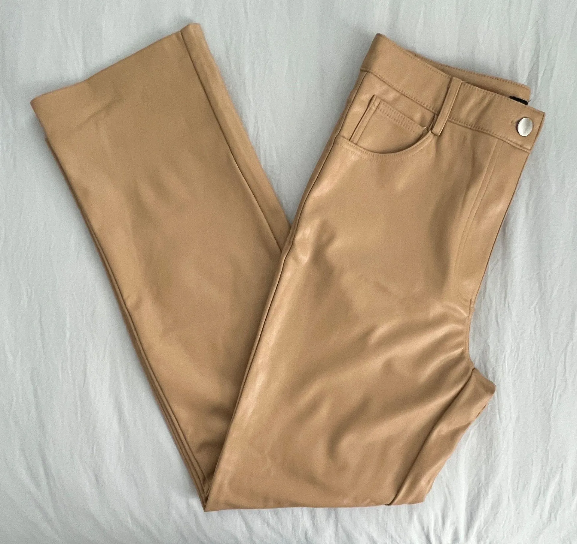 Stylish preloved in great condition faux leather beige pants - Image 4