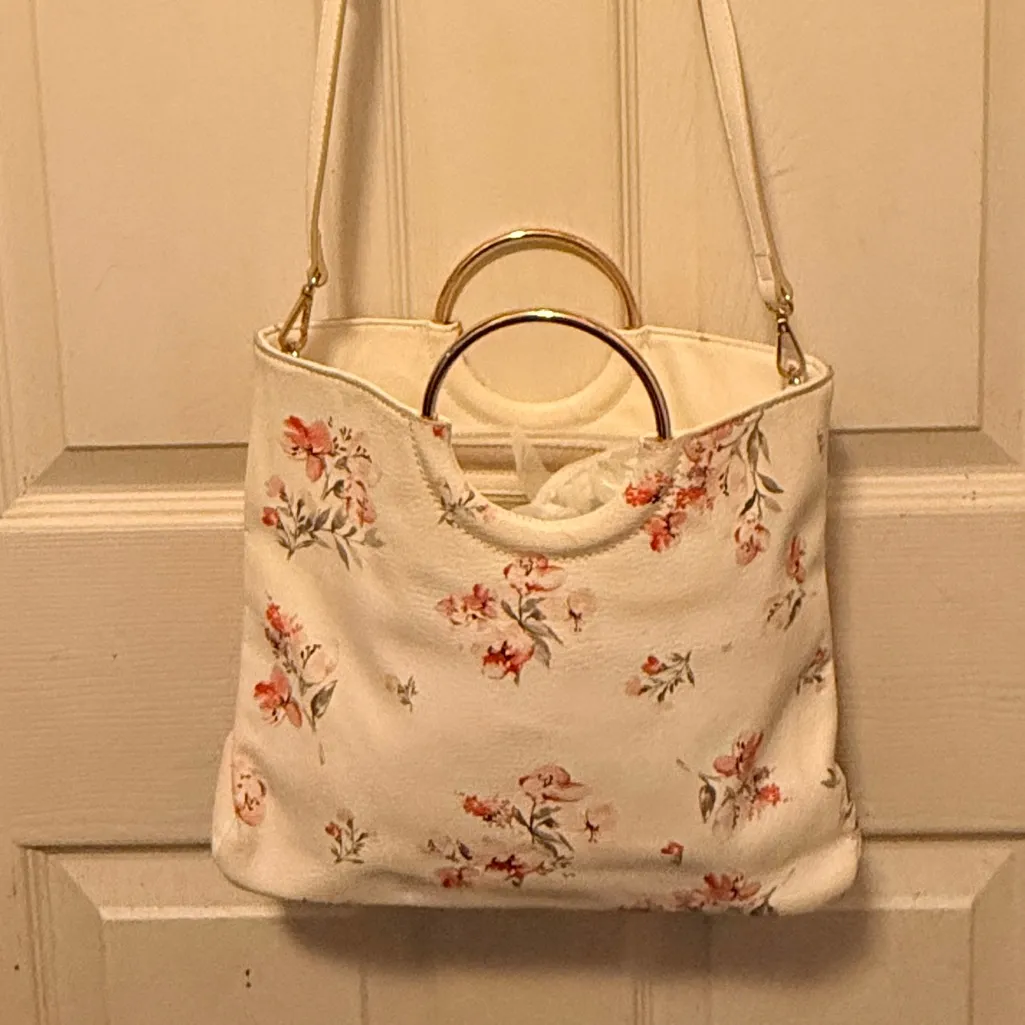 Lauren Conrad Floral Shoulder Bag nwot - Image 3