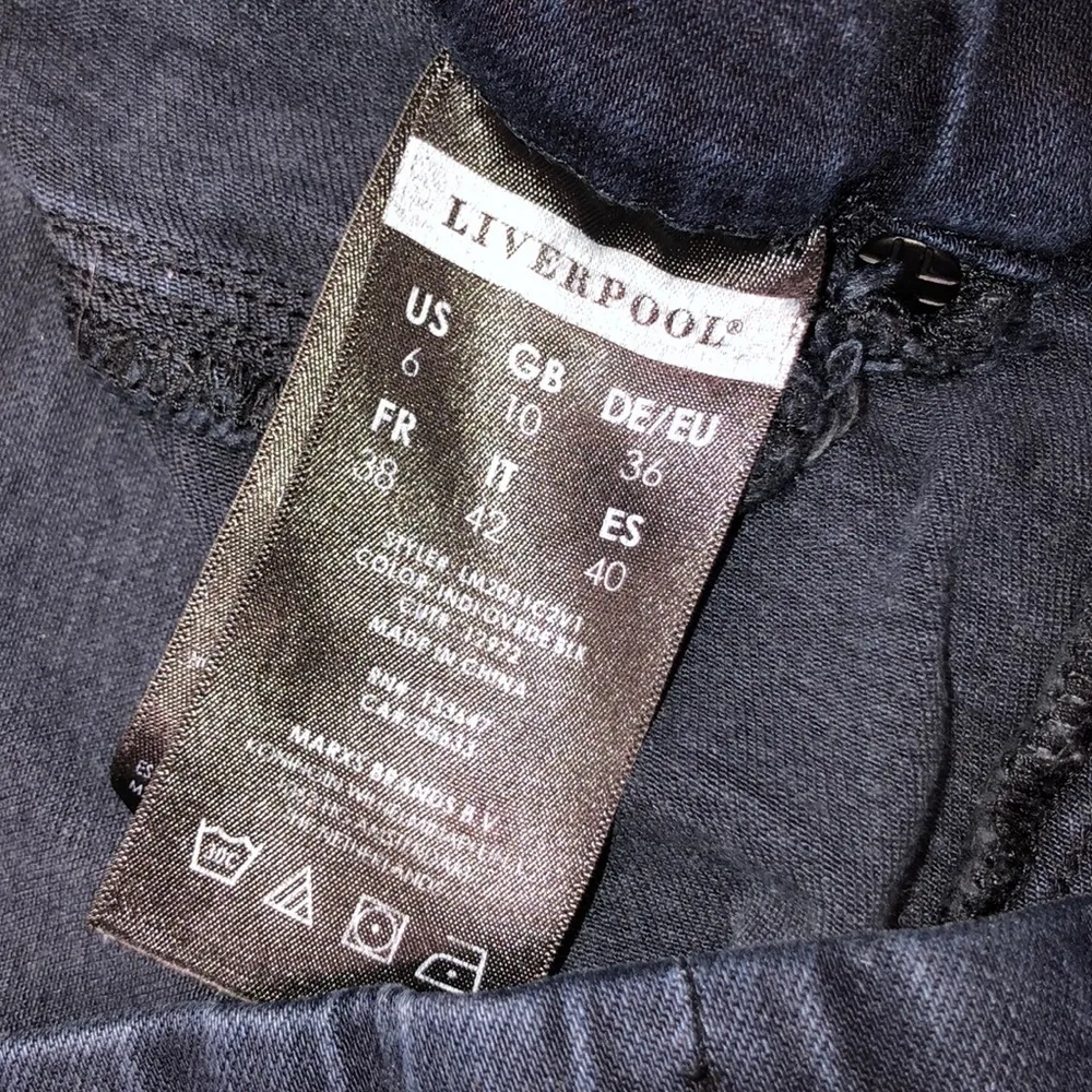 LiverPool size 6 blue jean jeggings - Image 8