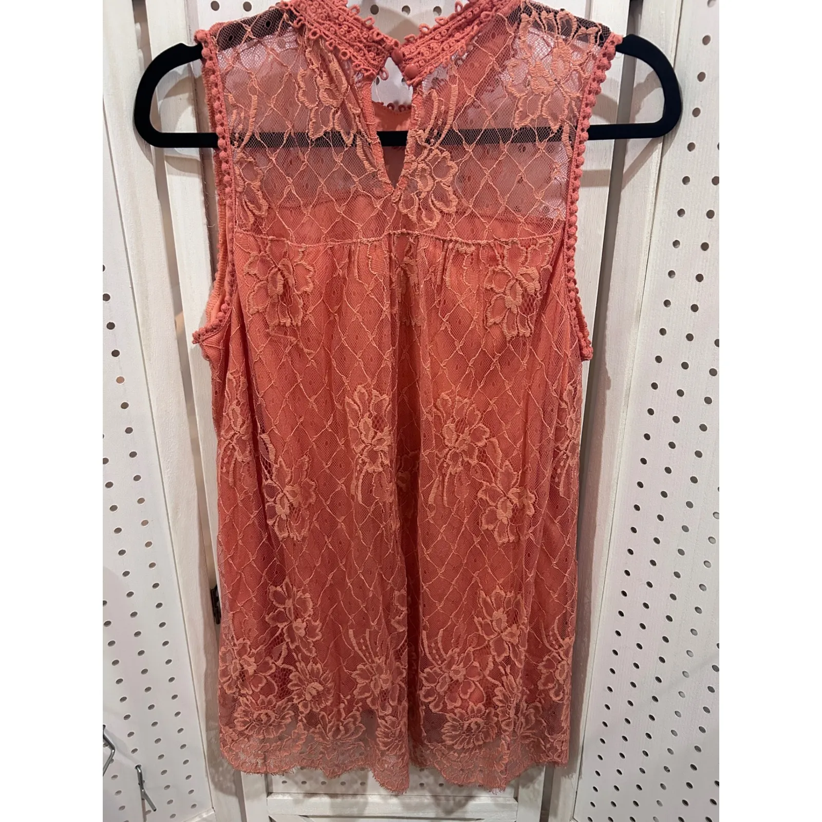 ULTRA PINK Coral Lace Mock Neck Sleeveless Top Women's Size L - Image 6