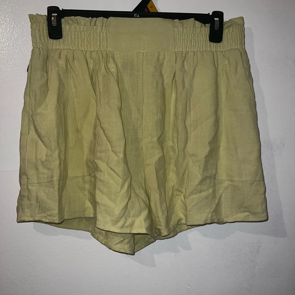 NWT Automet Linen/Rayon Women's Kiwi Green Shorts Paperbag Waist Size XL - Image 2