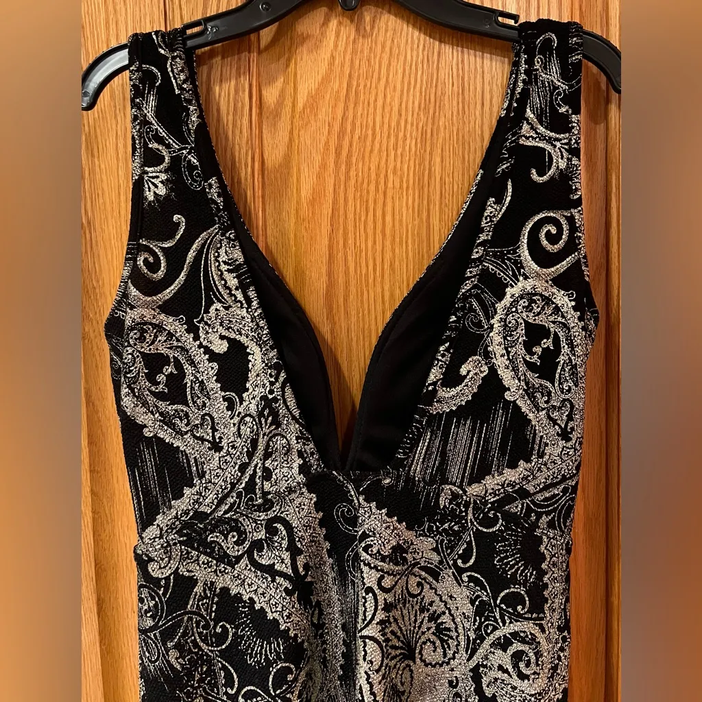 Windsor Black & Gold‎ Deep V-Neck Asymmetrical Hem Bodycon Mini Dress Size Small - Image 7