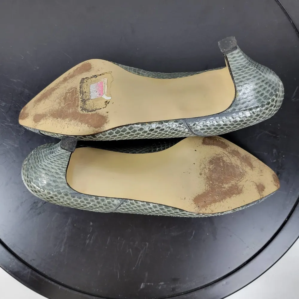 Andrew Geller Womens Shoes Size 8.5 Gray Embossed Snakeskin Leather Pump Heels - Image 4
