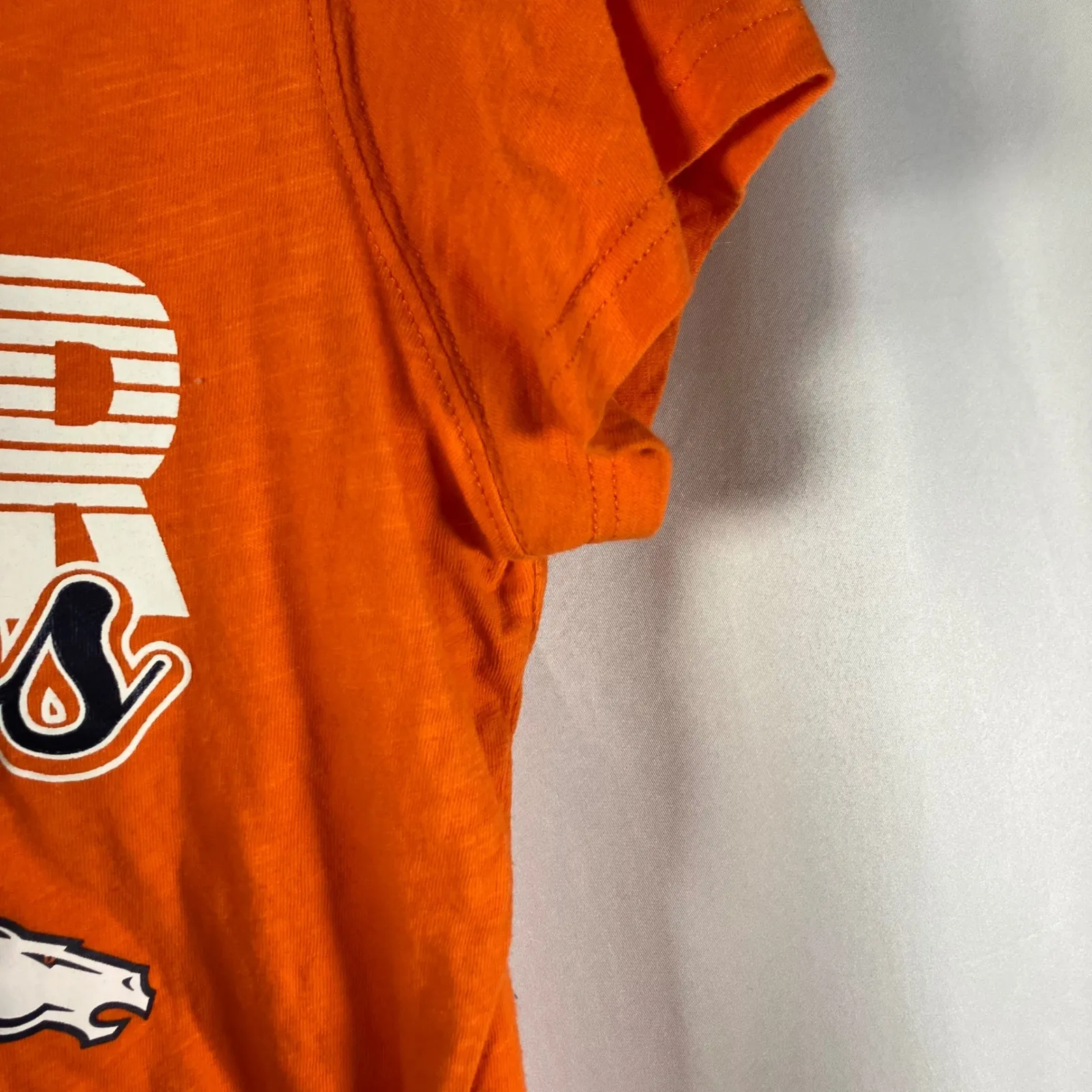 Denver Broncos NFL‎ Womens T Shirt Large Orange Football V Neck Tee - Image 5