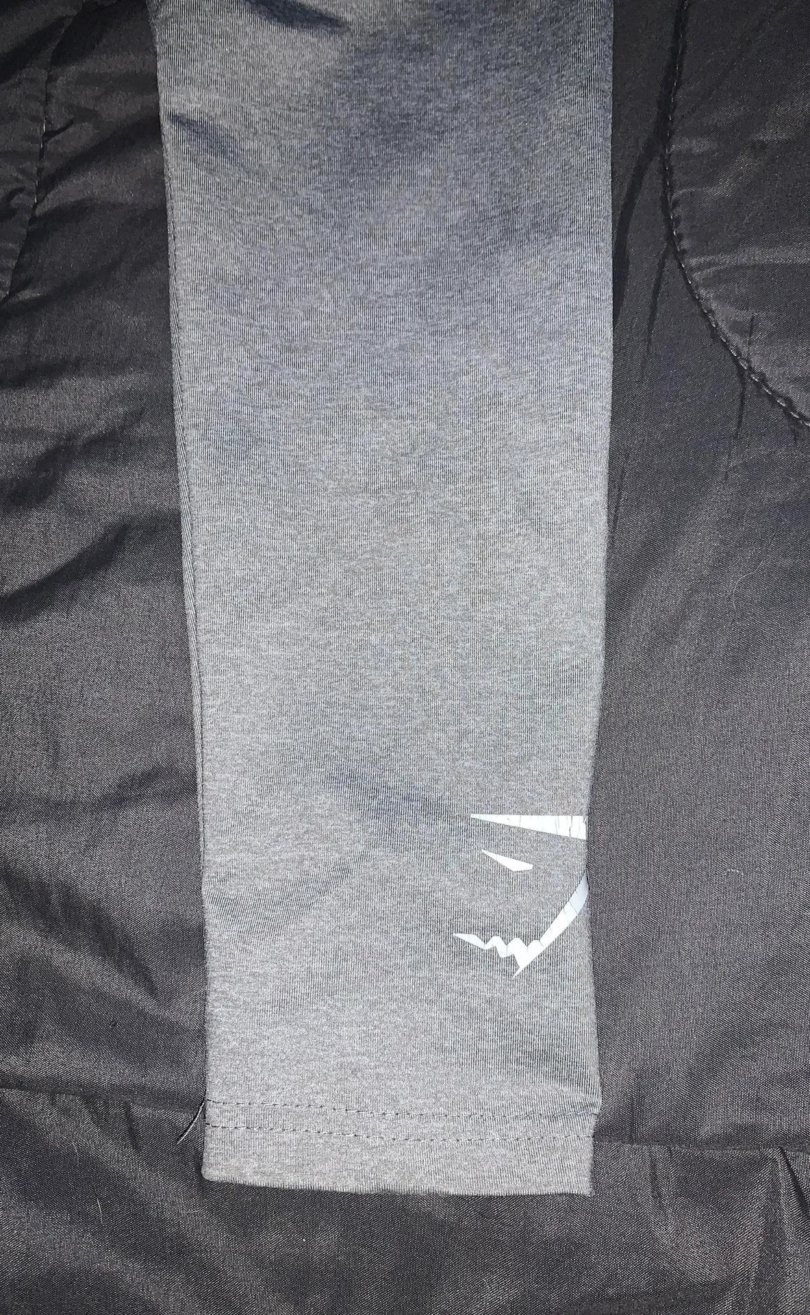 Gym shark leggings  - Image 5