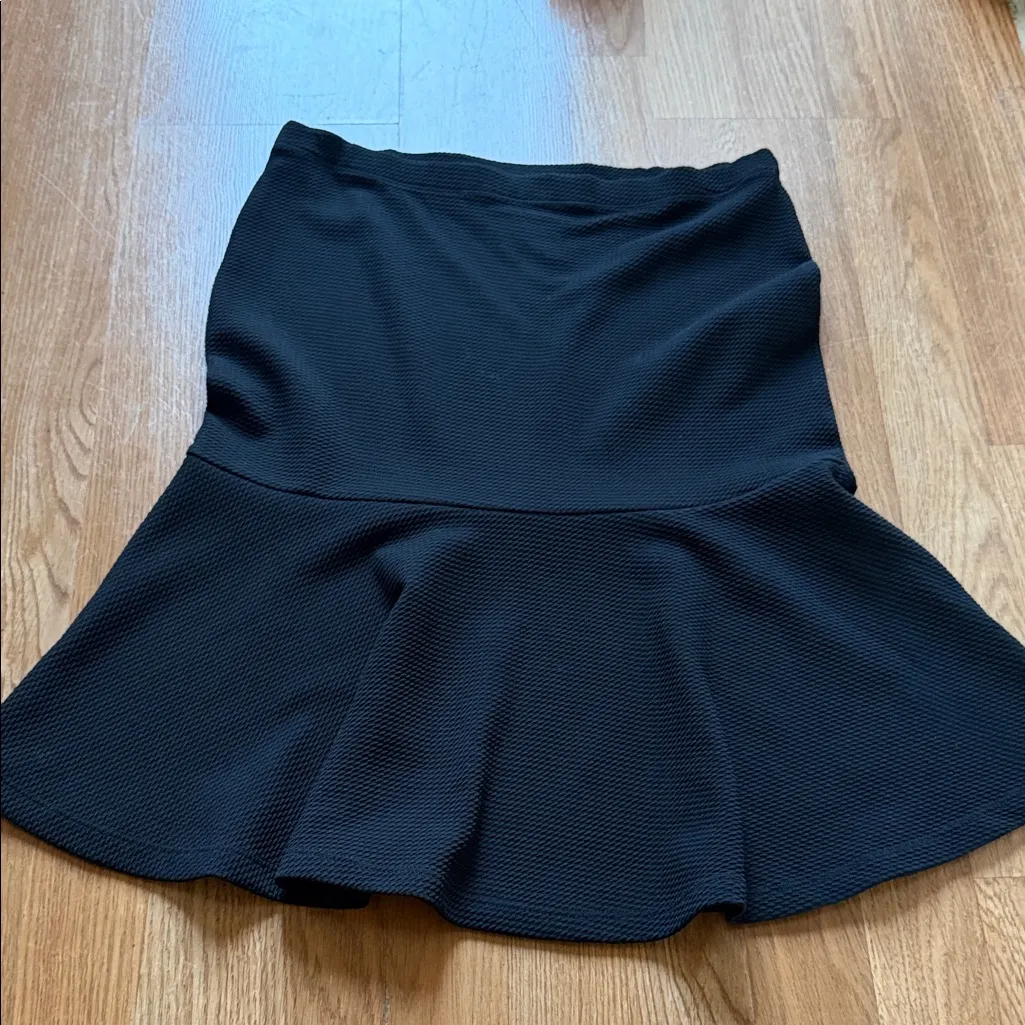 Bobeau Black Flared Midi Skirt - Image 11