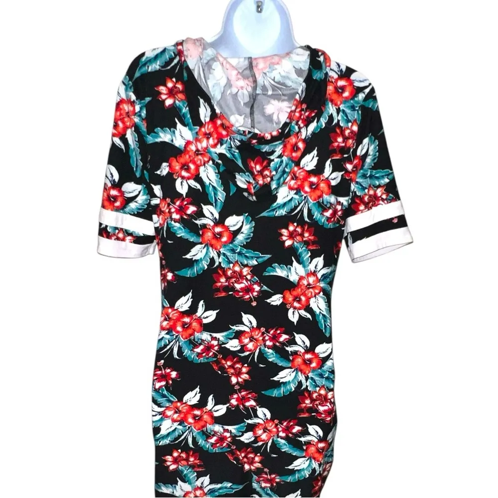 Ultra flirt Floral Hooded Dress with Red and Green Accents - Image 6