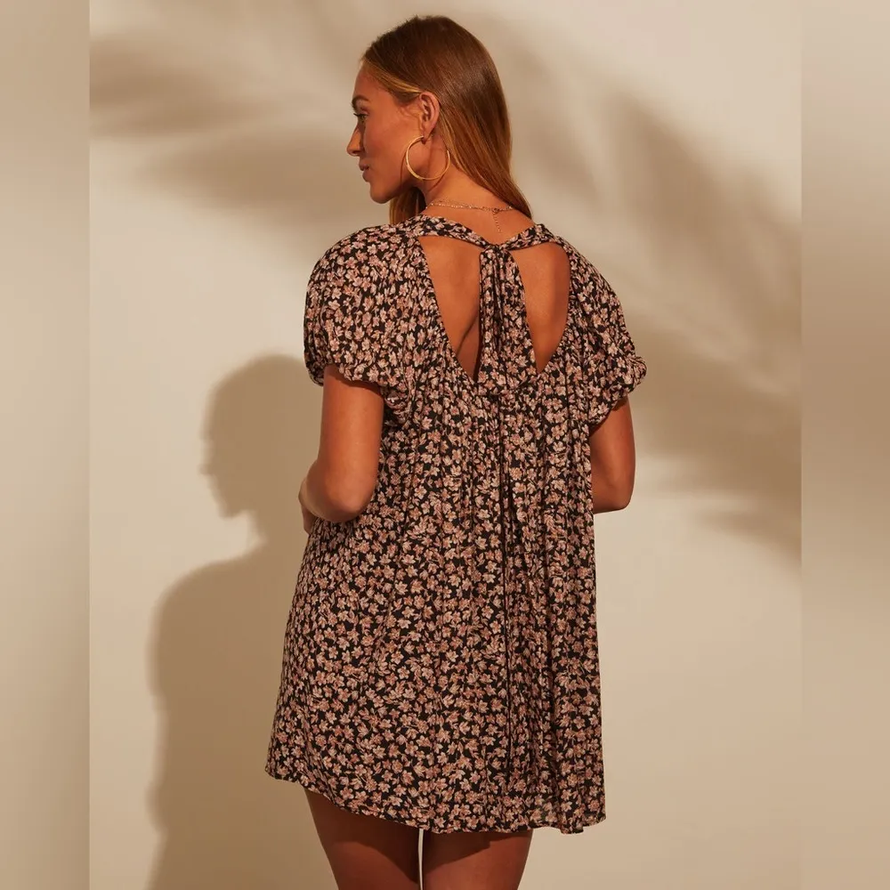 Aletta Flowy Babydoll Dress Sz Med Mini Black Floral Puff Short Sleeve NWT - Image 3