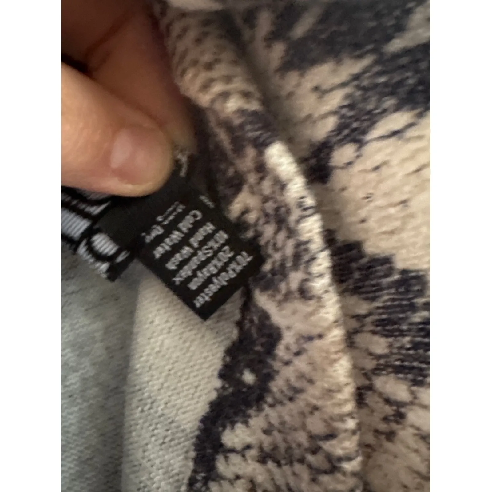 Women's Clara Sun Woo Cozy Texture Tipped Hem Sweater Top Python Scale size XL Gray - Image 5