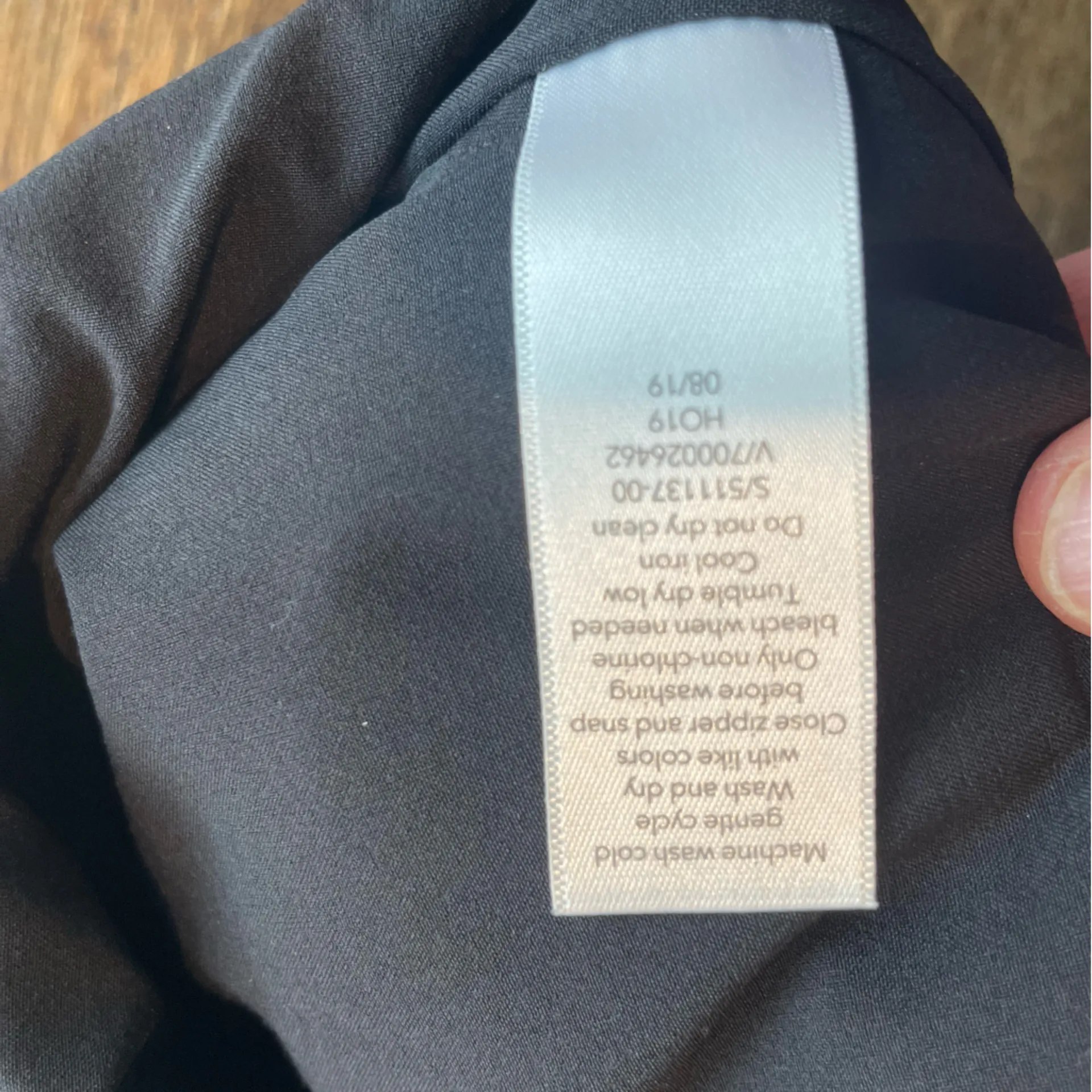 Athleta Black Toasty Buns Insulated Shorts - Size 2 - Image 7