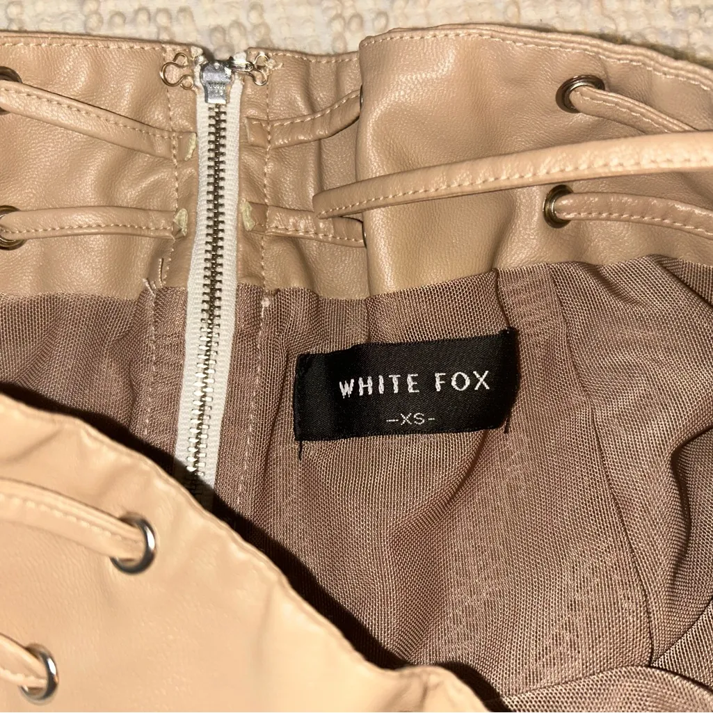 White Fox Boutique Tan and White Lace Mini Skirt - Image 3