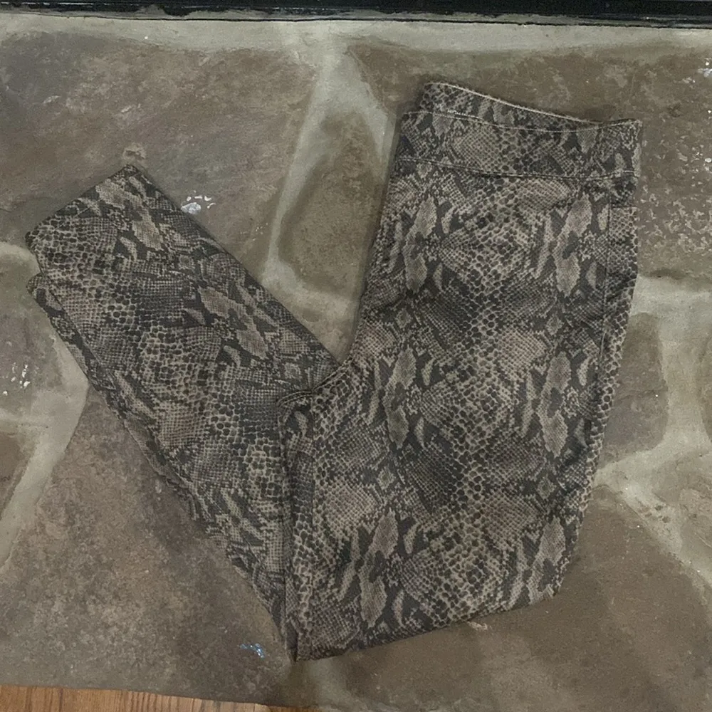 NY&Co snake print snakeskin tan brown black pull on skinny pants size L NWOT Size L - Image 4