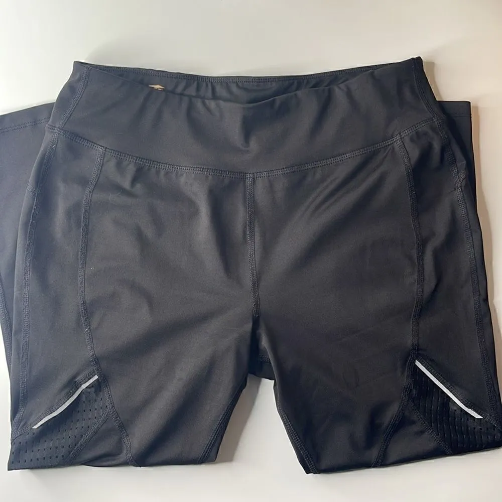 Avia athletic Capri leggings. Running walking. Size medium. Size 8-10. EUC. - Image 3