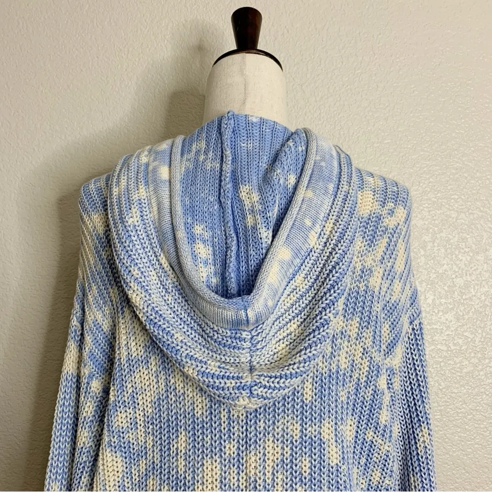 PINK Victoria's Secret Blue Tie Dye Knit Hooded Sweater, Sz Medium - Image 9