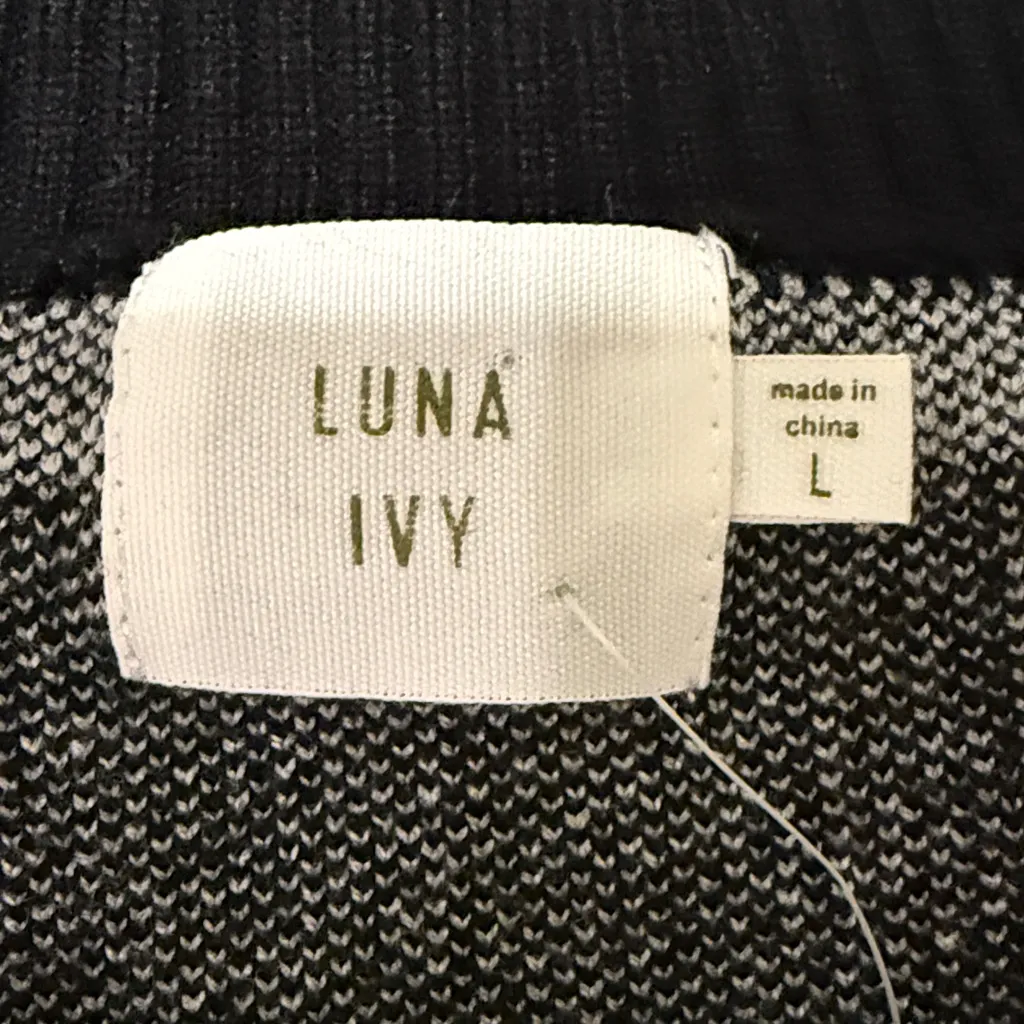 Luna Ivy black white bows sweater L NWT Size L - Image 2