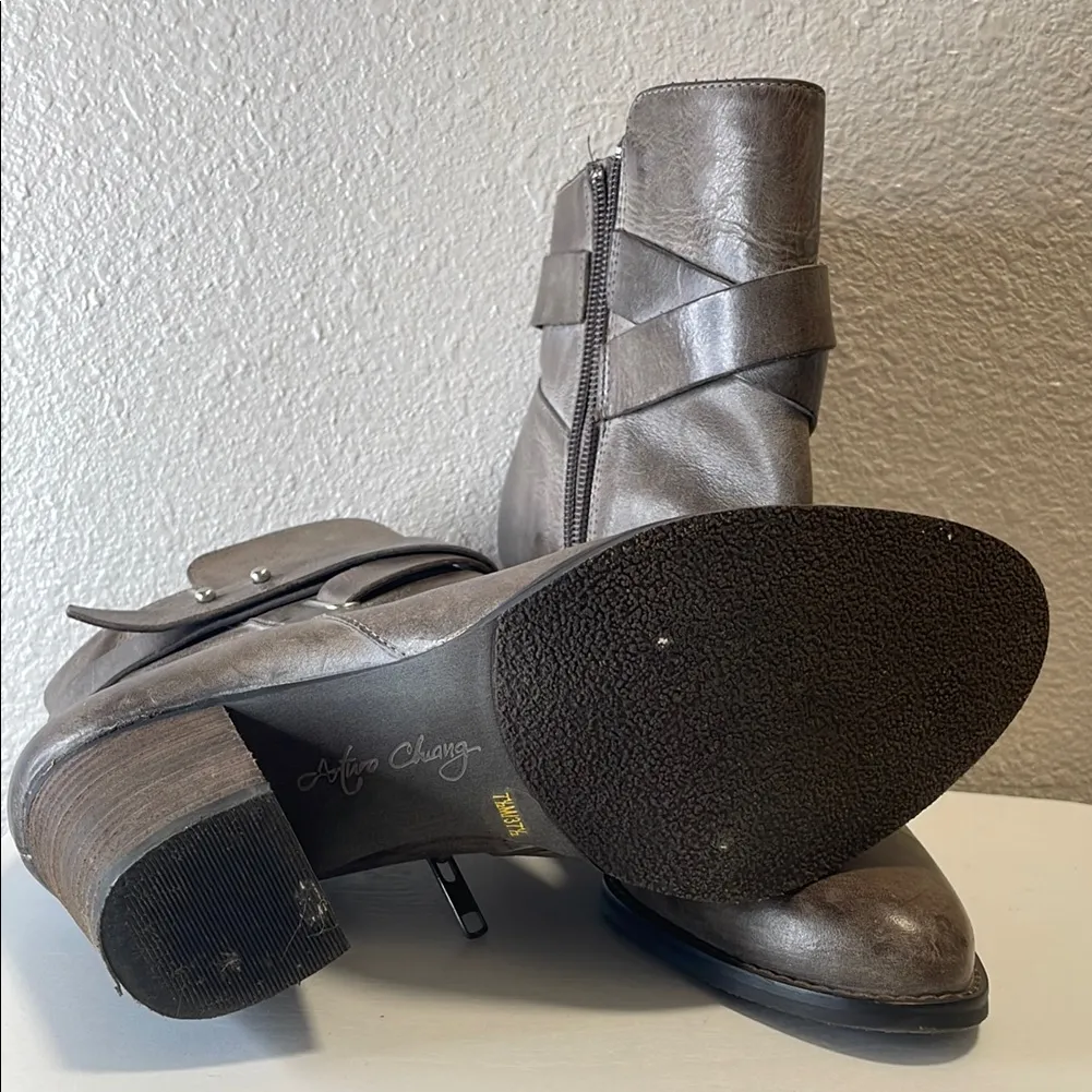 Arturo Chiang Ankle Boots with Strap Detail - Image 5