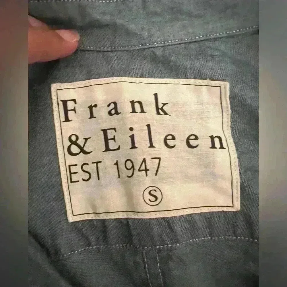 Frank & Eileen Tailored Button Up Shirt Top Blouse Small Blue - Image 7