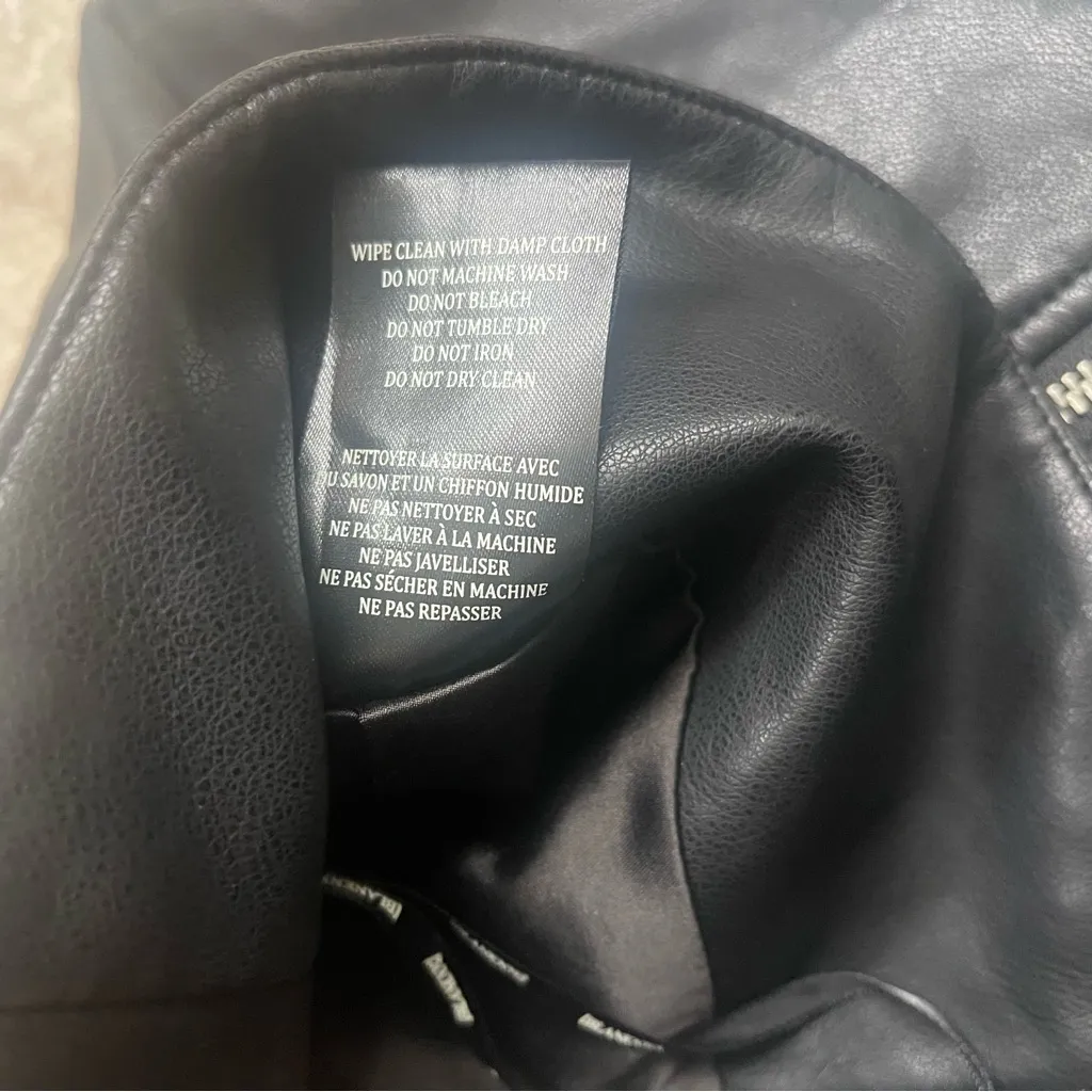 NEW BLANK NYC
Blank NYC Faux Leather‎ Front Zip Mini Skirt Size 28 - Image 5