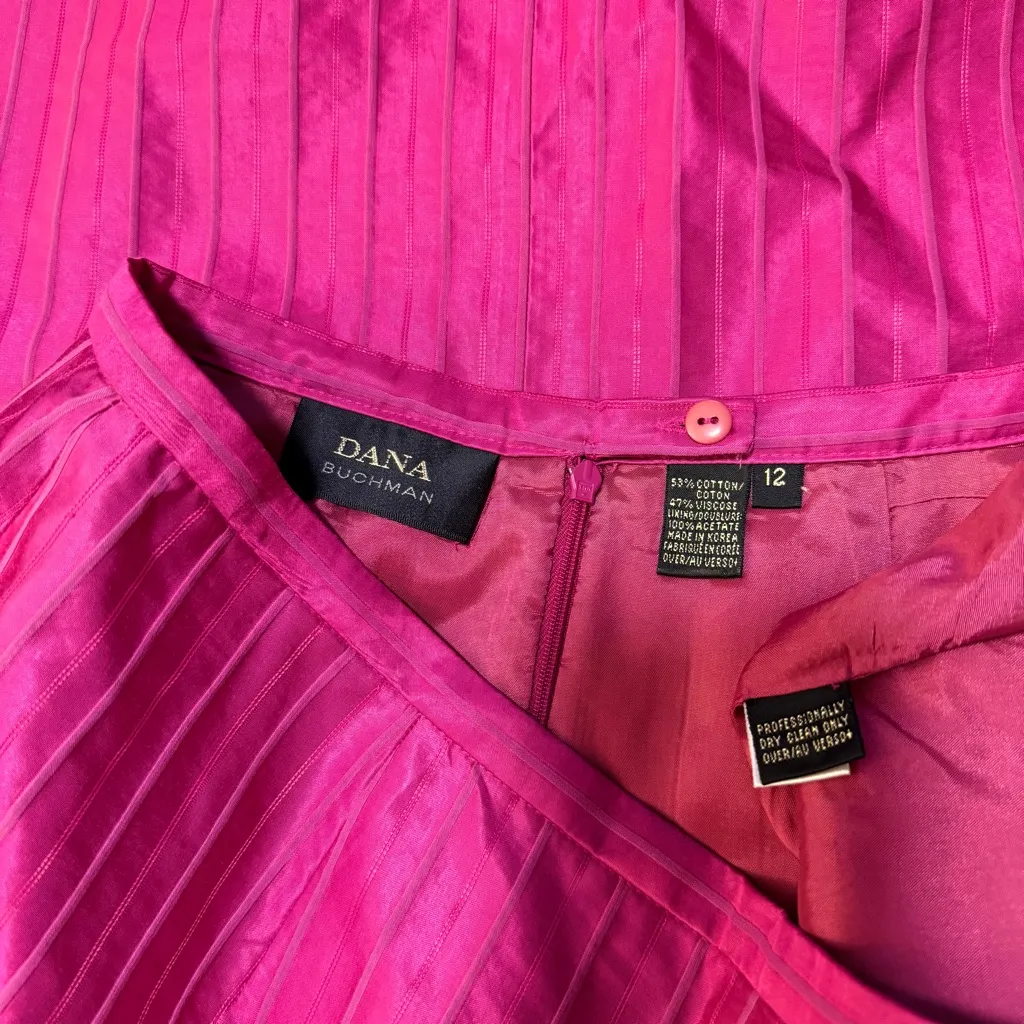 Like New Vintage Dana Buchman Monochrome Pinstripe Pencil Skirt - Image 2