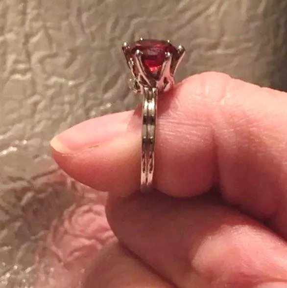 &merci Beautiful ruby red ring - Image 3
