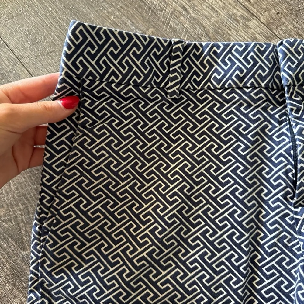 Banana Republic Printed Shorts - Image 2