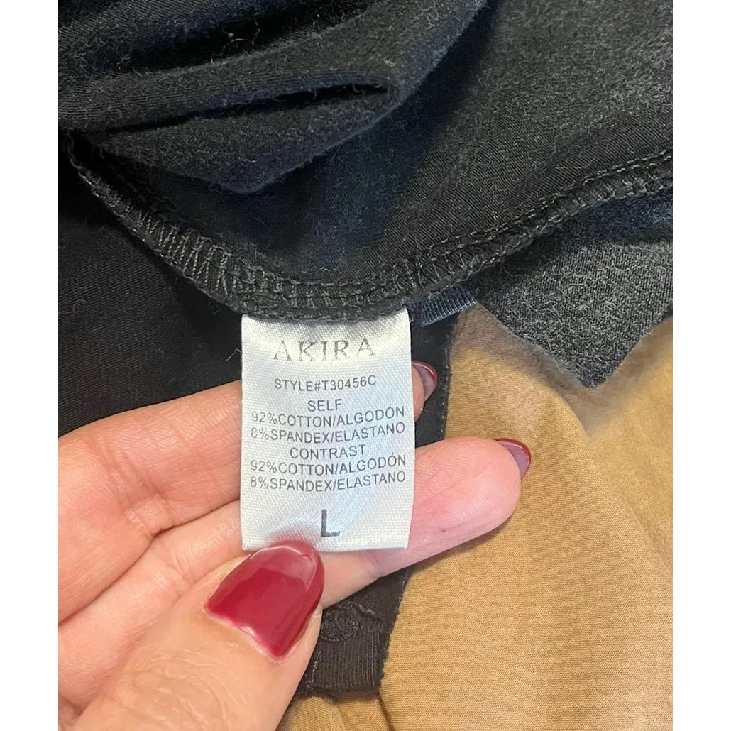 Akira Look This Way Graphic Tee in Black and Dark Grey Women's sz. L - Image 7