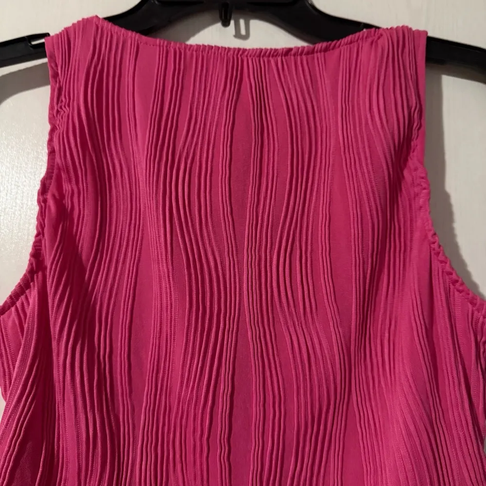Hot Pink Textured Sleeveless SHEIN Medium Top - Image 4