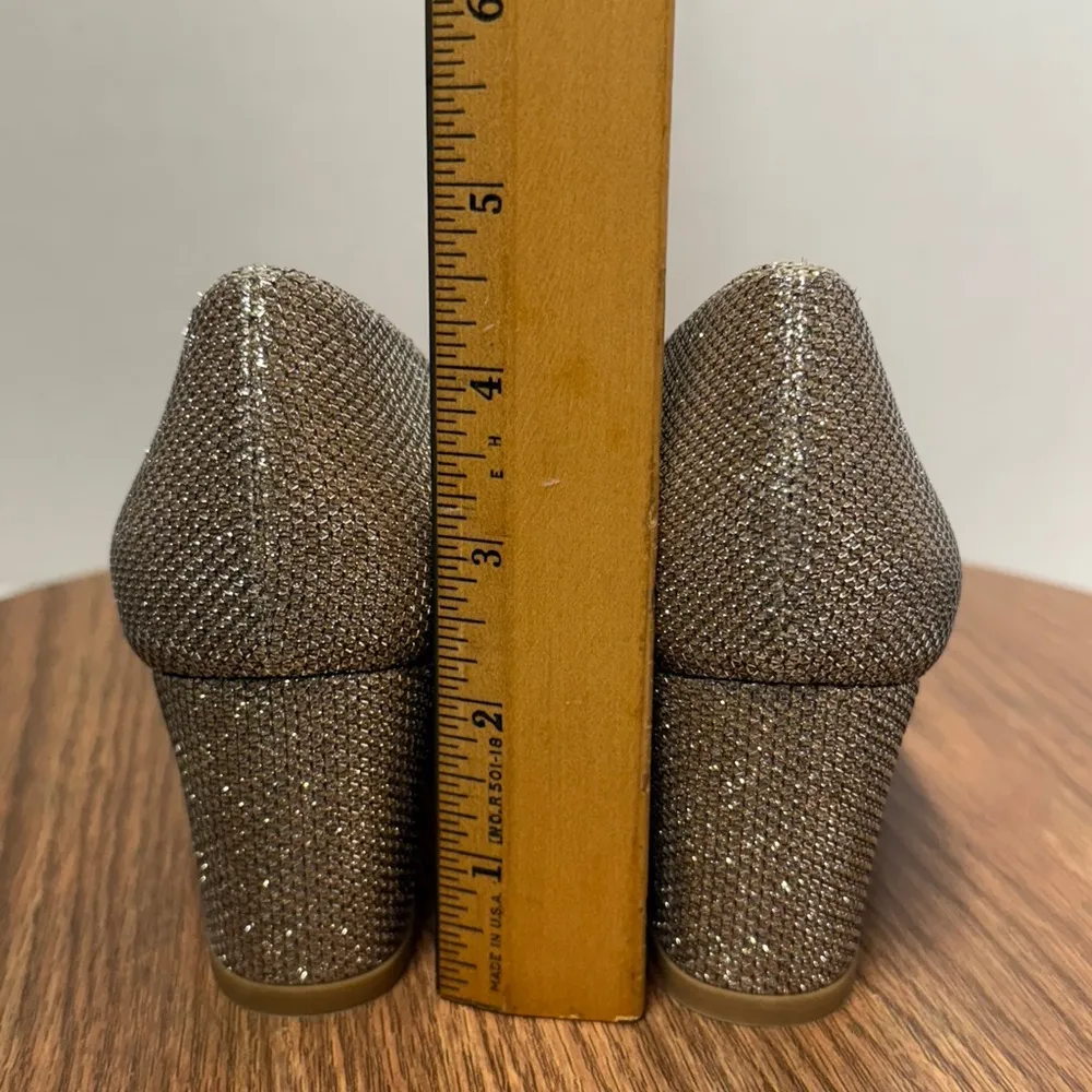 Stuart Weitzman Marymid Metallic Gold Champagne Block Heel Pumps 6.5M NWOT - Image 3