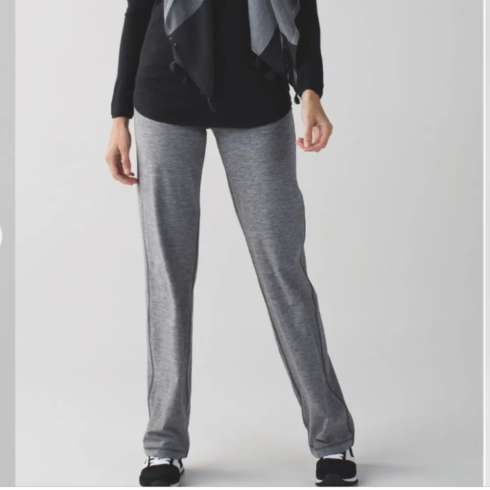 Lululemon Relaxed Fit Pant Heathered Slate Small - Image 2