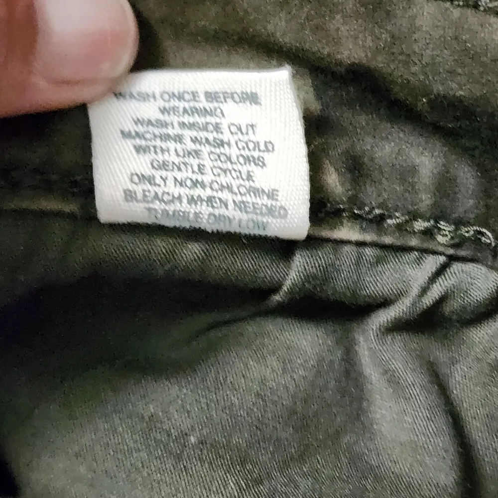 Mudd Green Camo Raw Hem Denim Mini Skirt Size 1 - Image 9