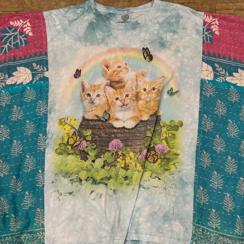 KANTHA TEE THE MOUNTAIN // open size handmade // CAT PASTEL - Image 3