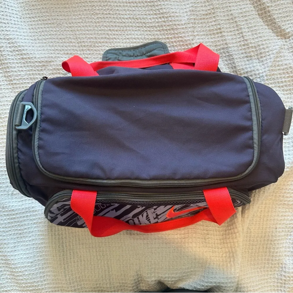 Nike Team Training Max Air Sports Gym bag Tote duffel bag pink purple grey - Image 3