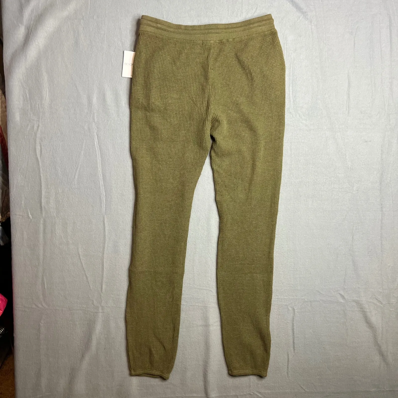 Beyond Yoga Weekend Sweatpant in Olive Size XS Weekender Pant Waffle Knit NWT - Image 9