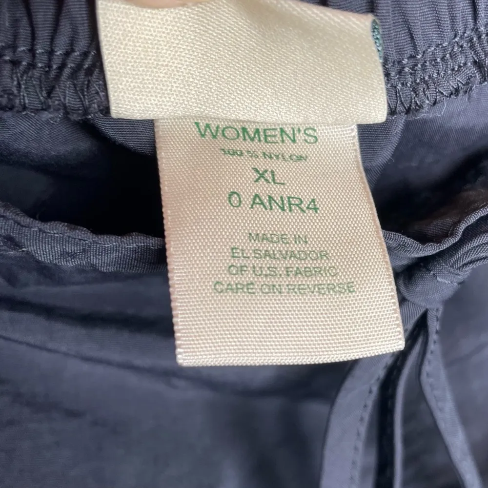 LL Bean Nylon Drawstring Shorts Size XL Black Athleisure  EUC - Image 3