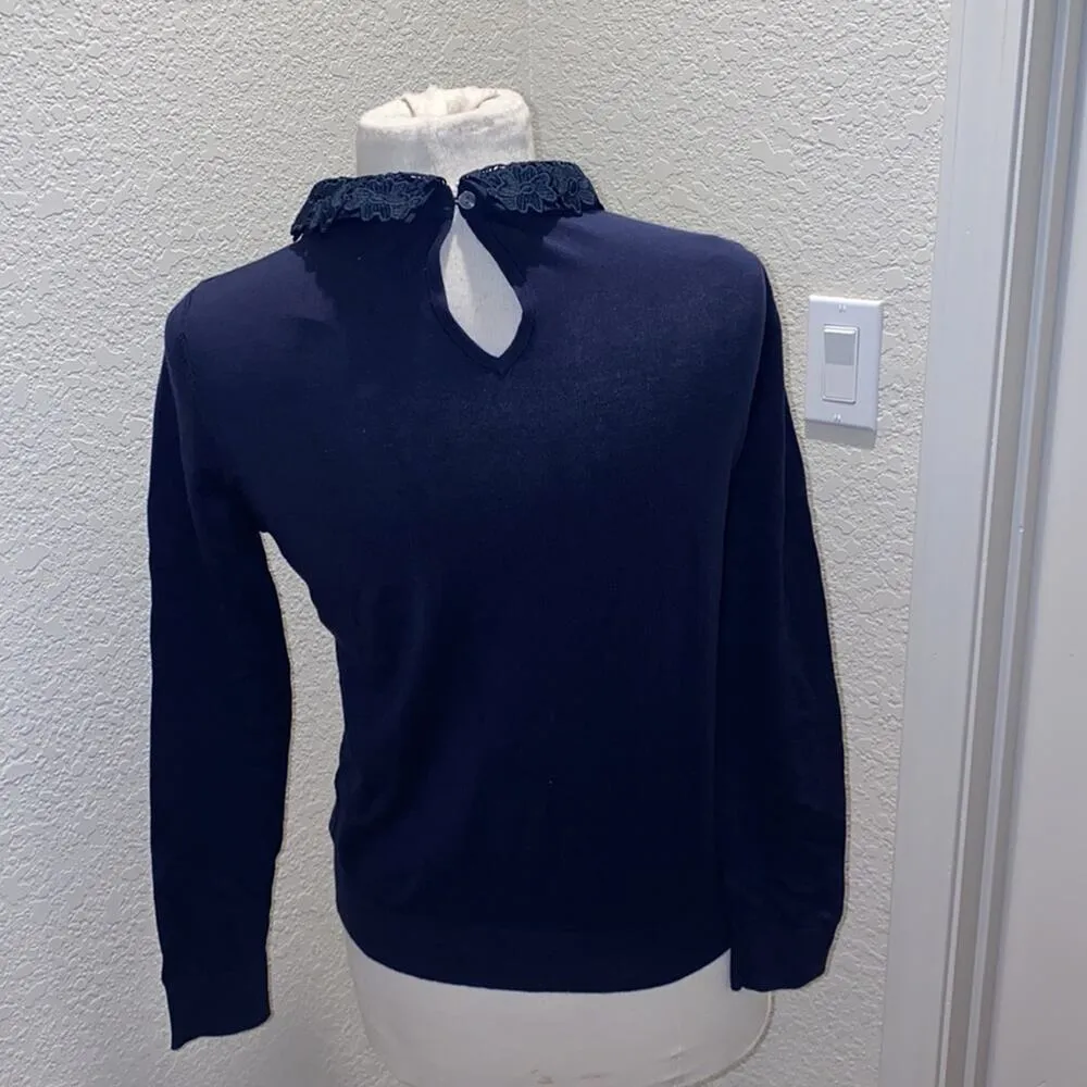 Ann Taylor Factory Navy Blue Lightweight Sweater Floral Lace Collar Neck Sz MP - Image 4