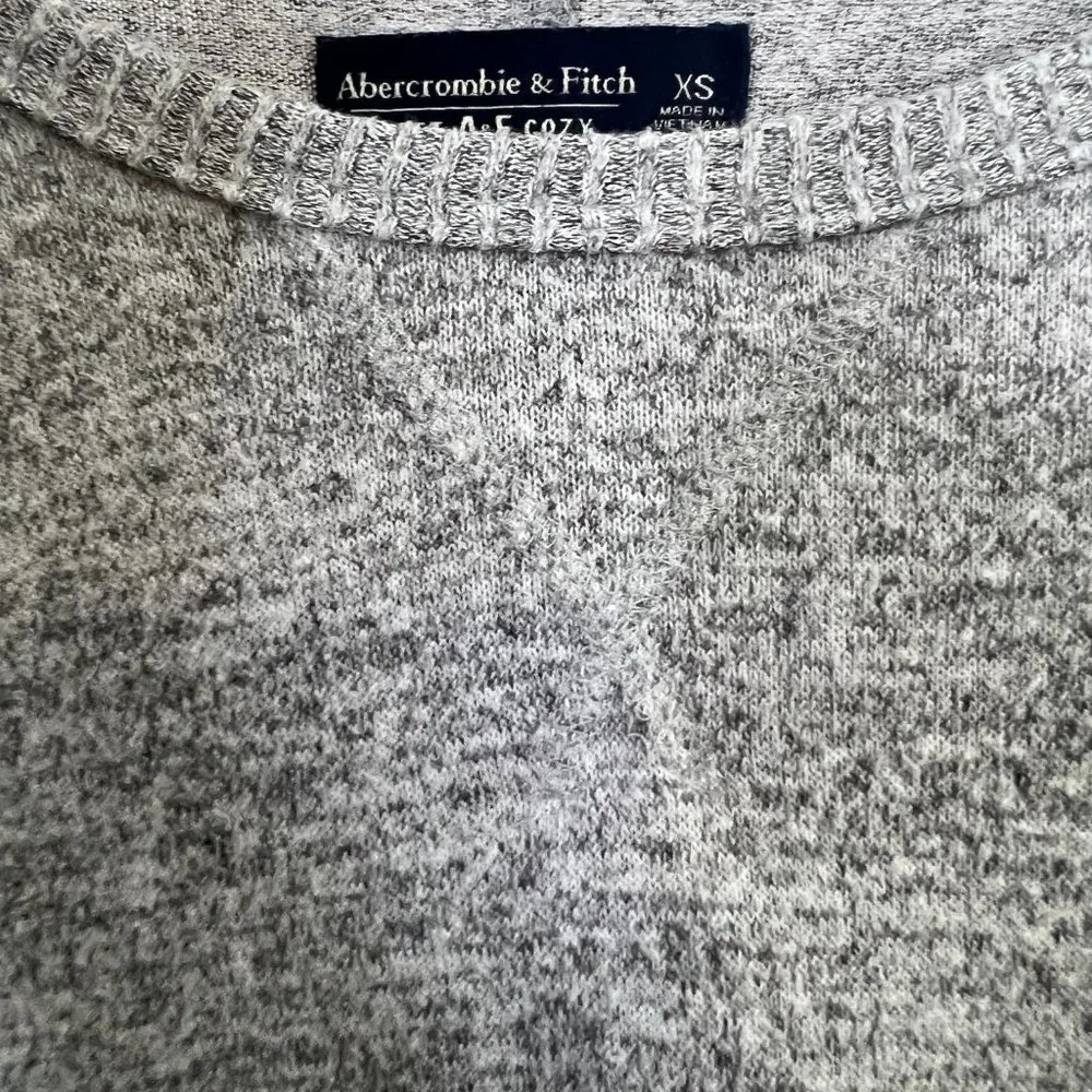 Abercrombie & Fitch Ribbed Sleeve Curve Hem Heather Gray Crewneck Long Sleeve - Image 7