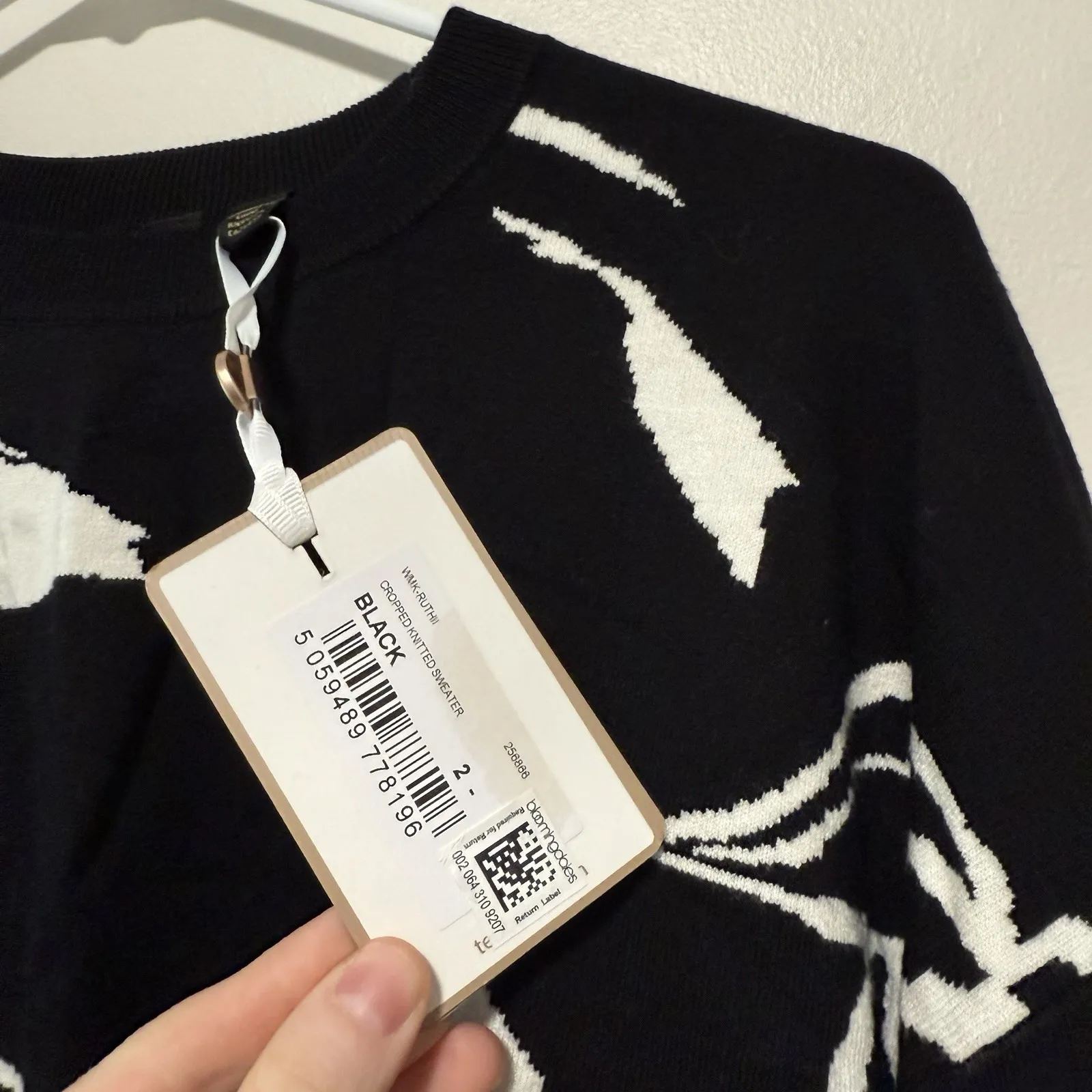 Ted Baker NWT‎ Black Ruthii Print Cropped Sweatshirt Size 2 (6 Equivalent) - Image 4