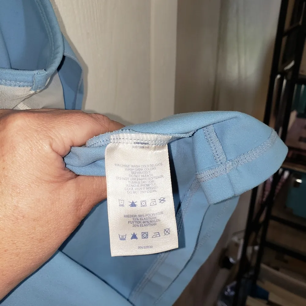 🌟3 for $21🌟 XL (18/20) Sky Blue Lands End Activewear Top w/Built-in Shelf Bra - Image 10