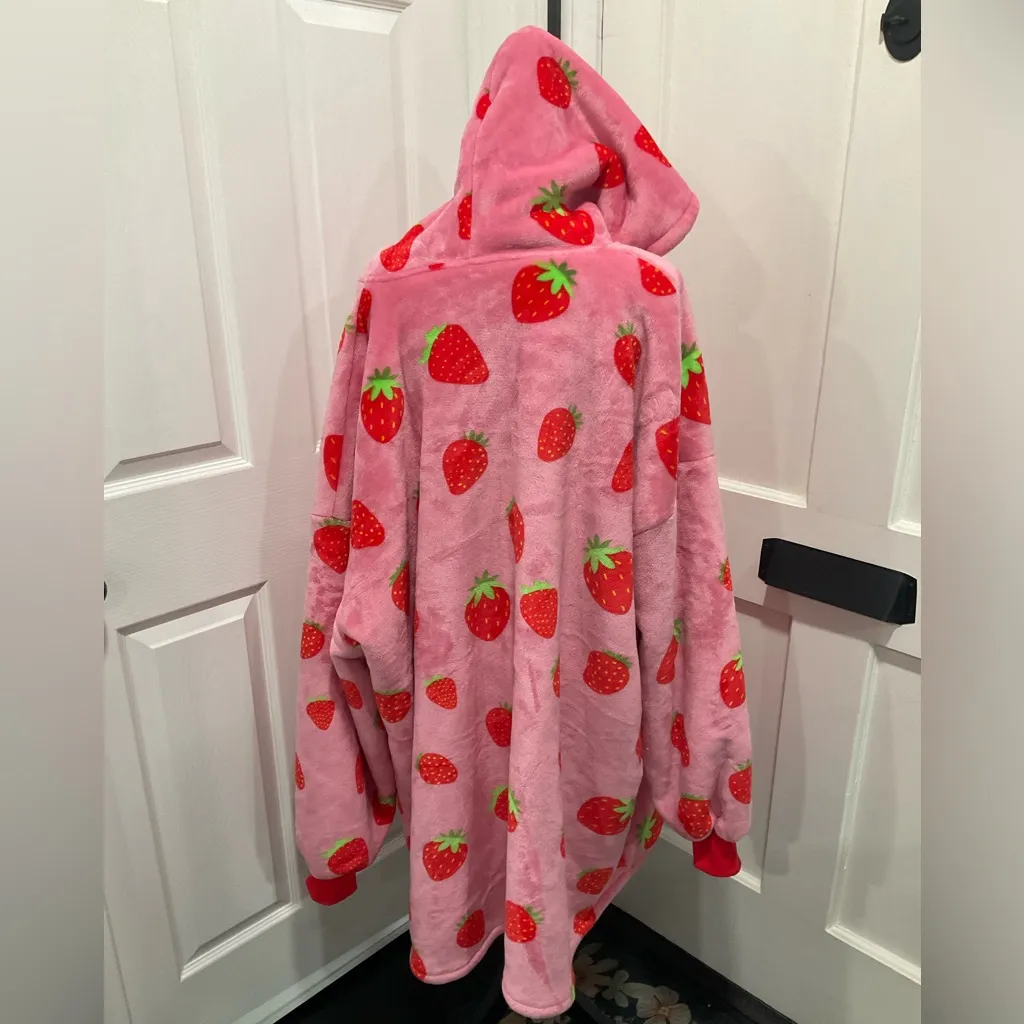 SUPERSIZED STRAWBERRY HOODIE WITH POUCH AND POCKETS Size undefined - Image 3