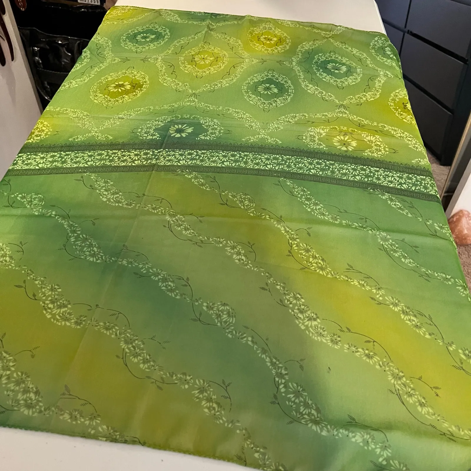 Vintage Green Semi Sheer Mod Daisy Floral Print Bandana Scarf Neck Tie Square - Image 7