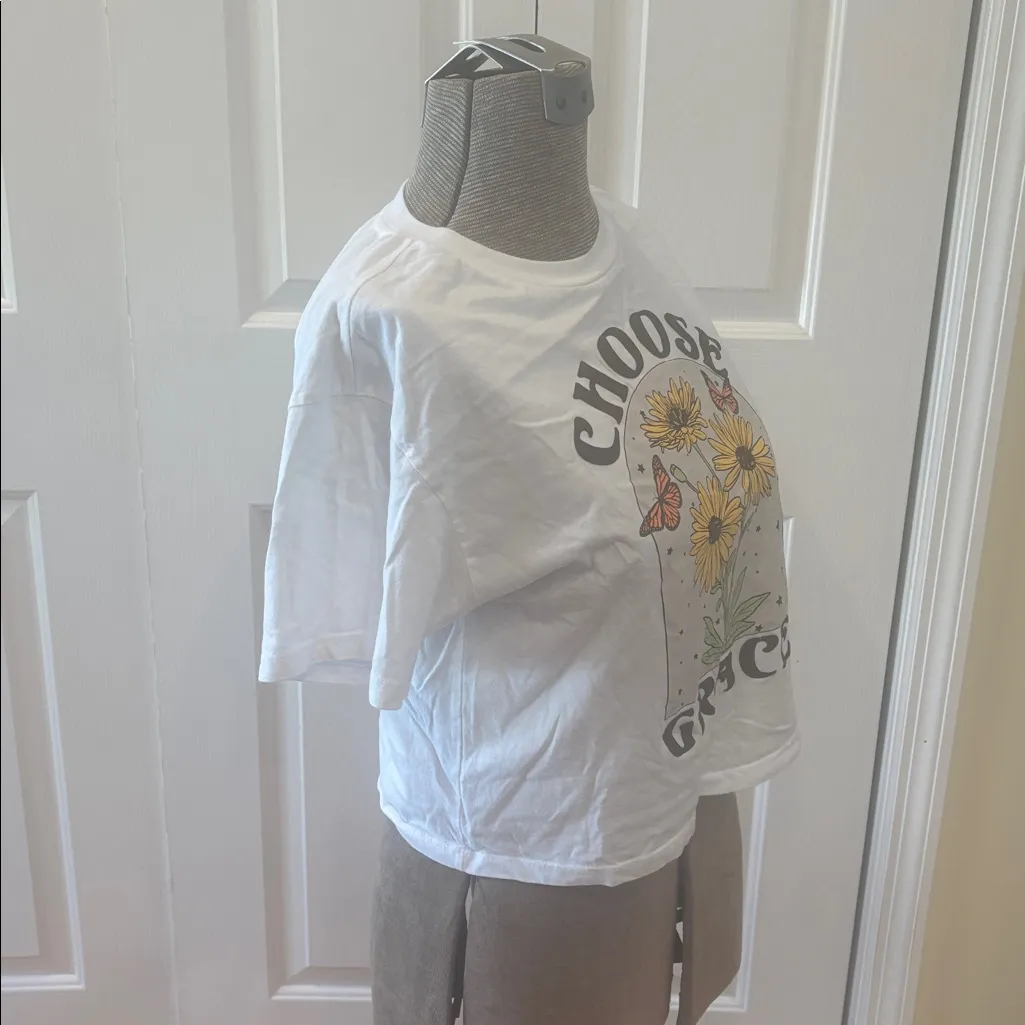 Organic Collection White Graphic Floral Design cropped T shirt - Image 5