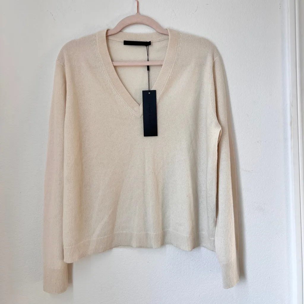 Jenni Kayne Flynn Cashmere Sweater Ivory Medium V-Neck Long Sleeves NEW - Image 3