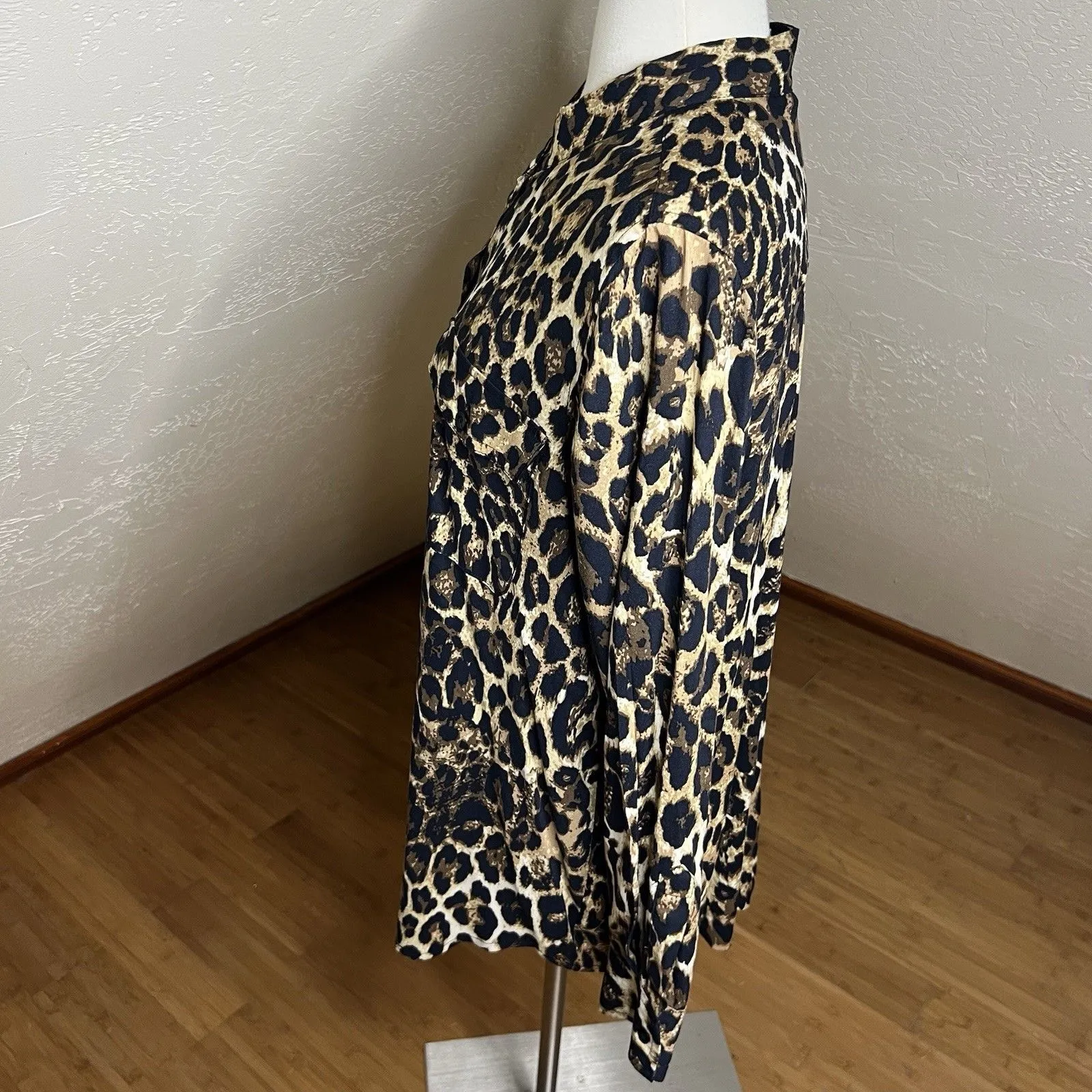 Susan Graver Button Down Top Womens L Brown Animal Print Long Sleeve Mobwife - Image 8