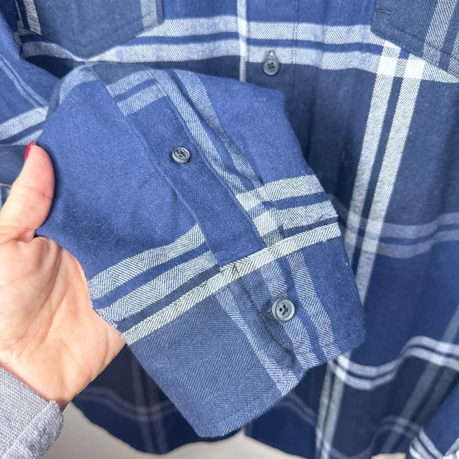 Levi's‎ Women's Relaxed Fit XXL Blue Plaid Flannel Shirt Button Up Long Sleeves - Image 4